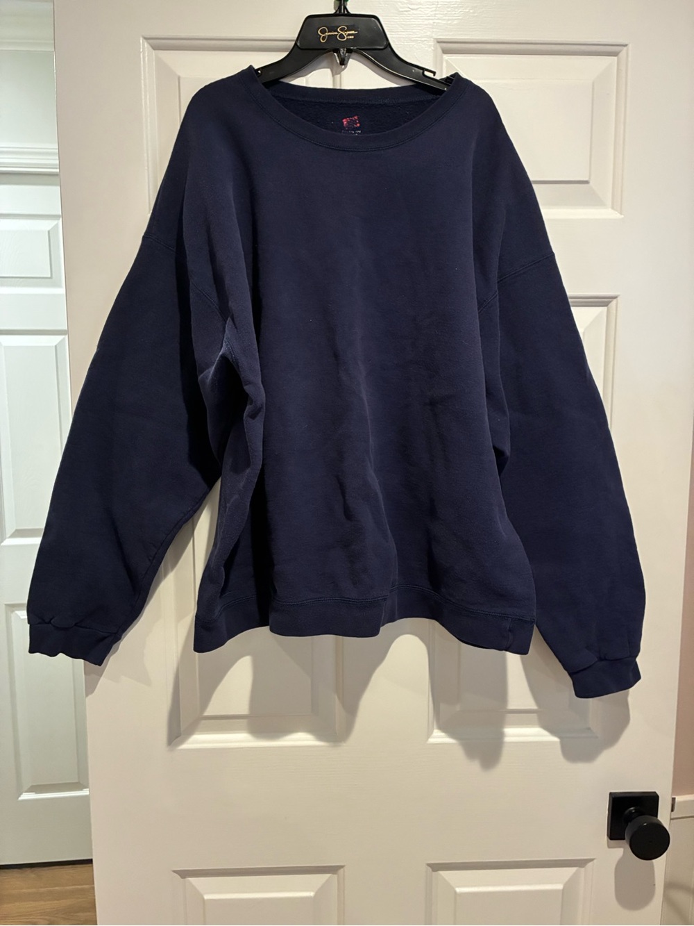 woMen's Navy Crewneck Sweatshirt - Classic Comfort